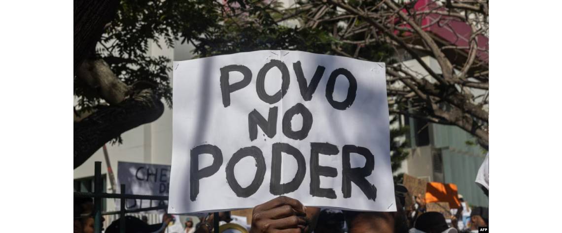 Povo no poder041124.jpg